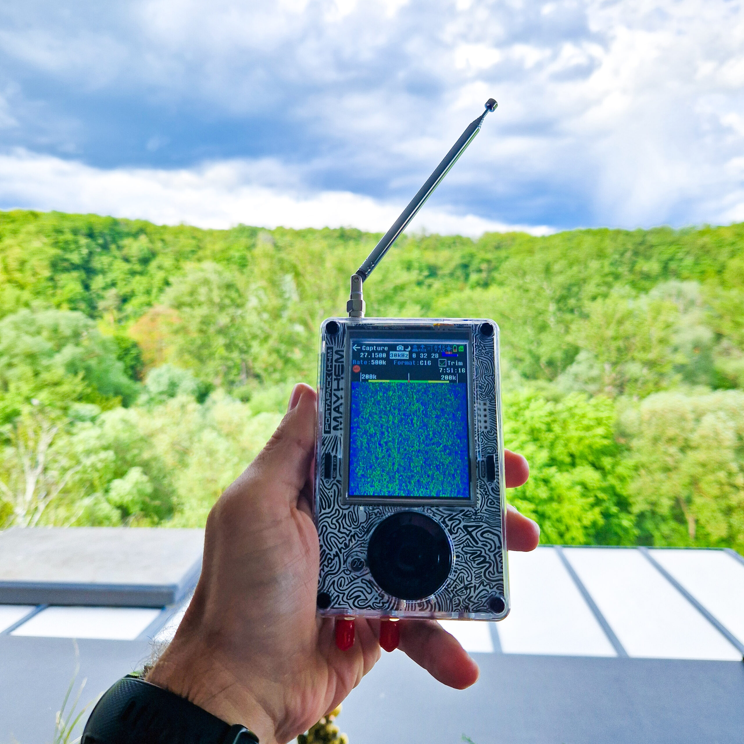 HackRF PortaPack H4M with Mayhem Firmware – A Powerful Handheld