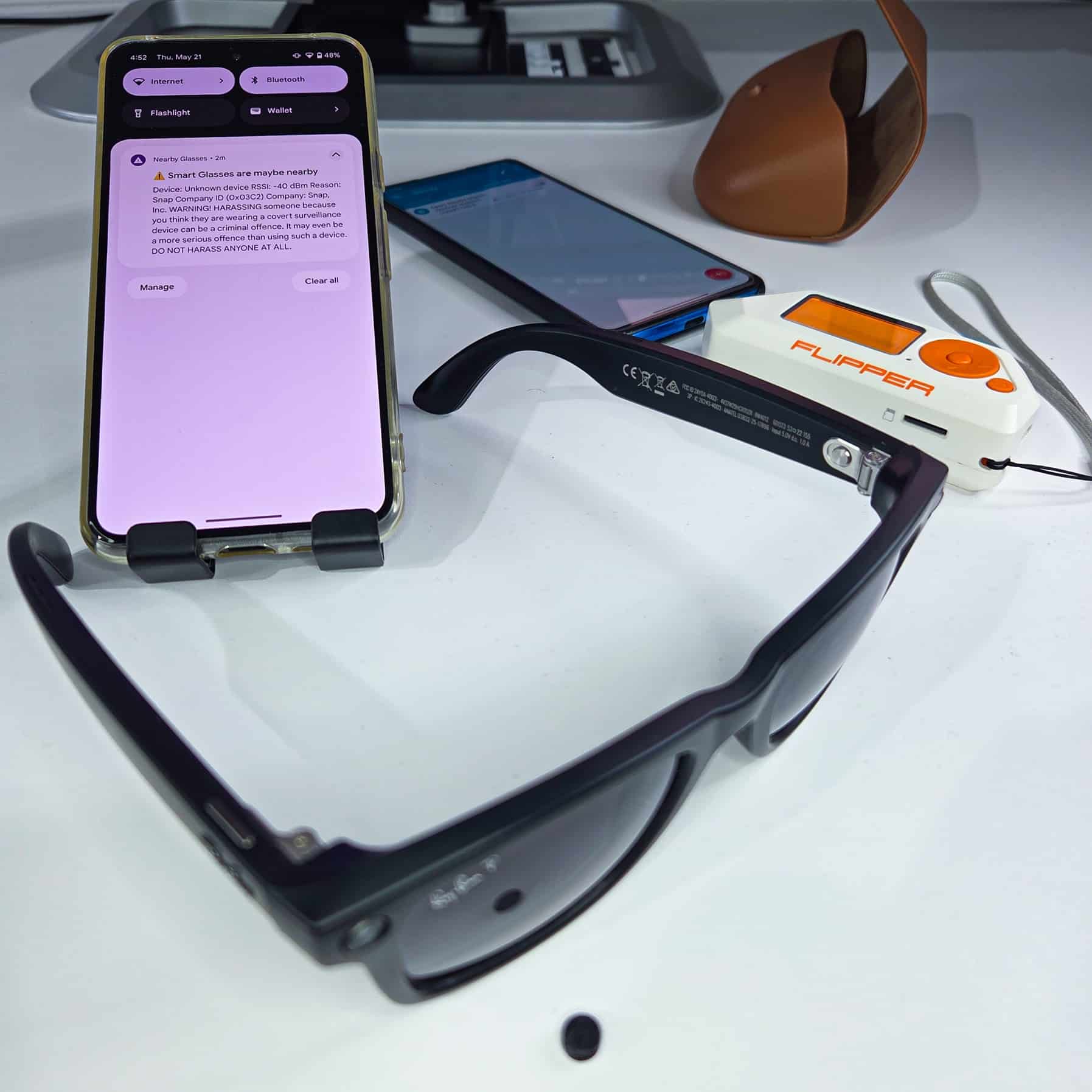 Smart Glasses Can Record You - And Detecting Them Isn’t So Simple - Mobile Hacker